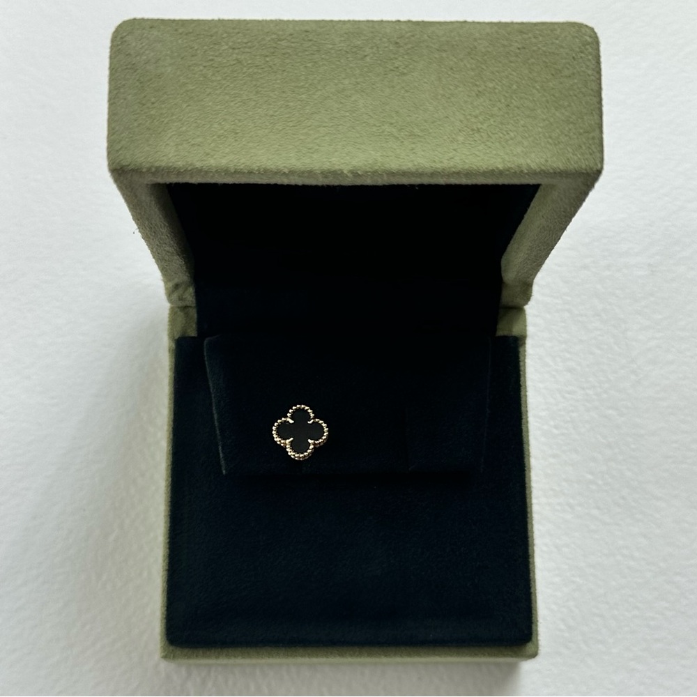 Van Cleef & Arpels Sweet Alhambra Single Stud Earring 18K Yellow Gold Onyx VCA